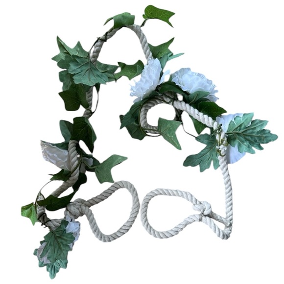 Wedding Flower Dog White Rose Rope Leash Homemade, Not Meant For A Dog The Pulls - Picture 1 of 4